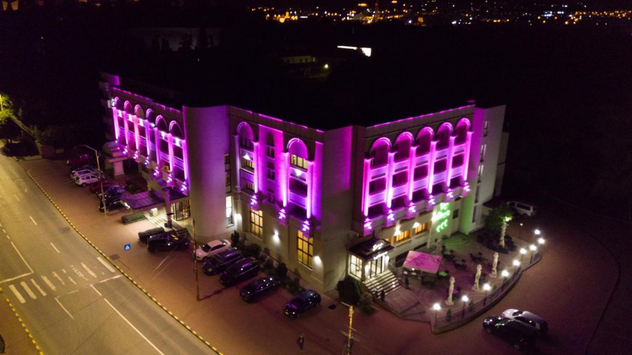 Hotel Balada Suceava Exterior foto