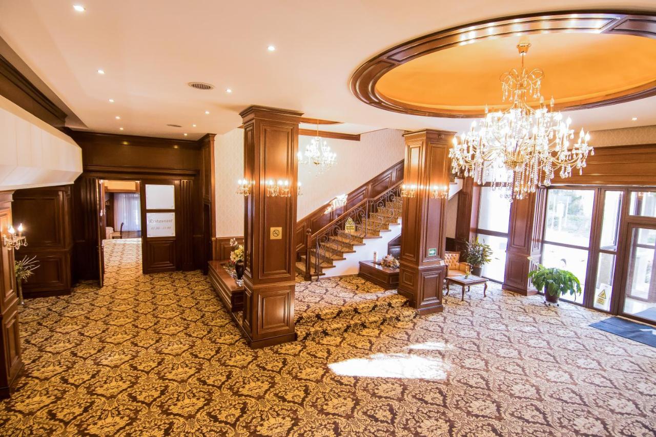 Hotel Balada Suceava Exterior foto