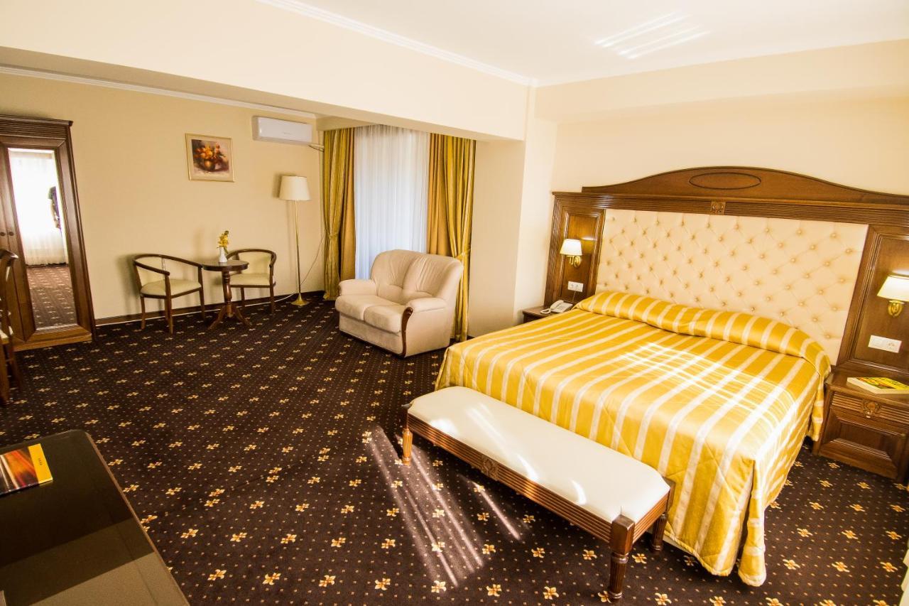 Hotel Balada Suceava Exterior foto