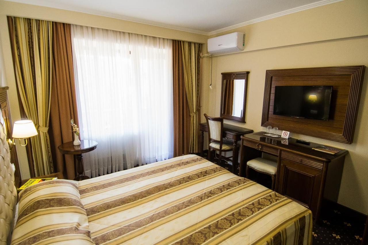 Hotel Balada Suceava Exterior foto