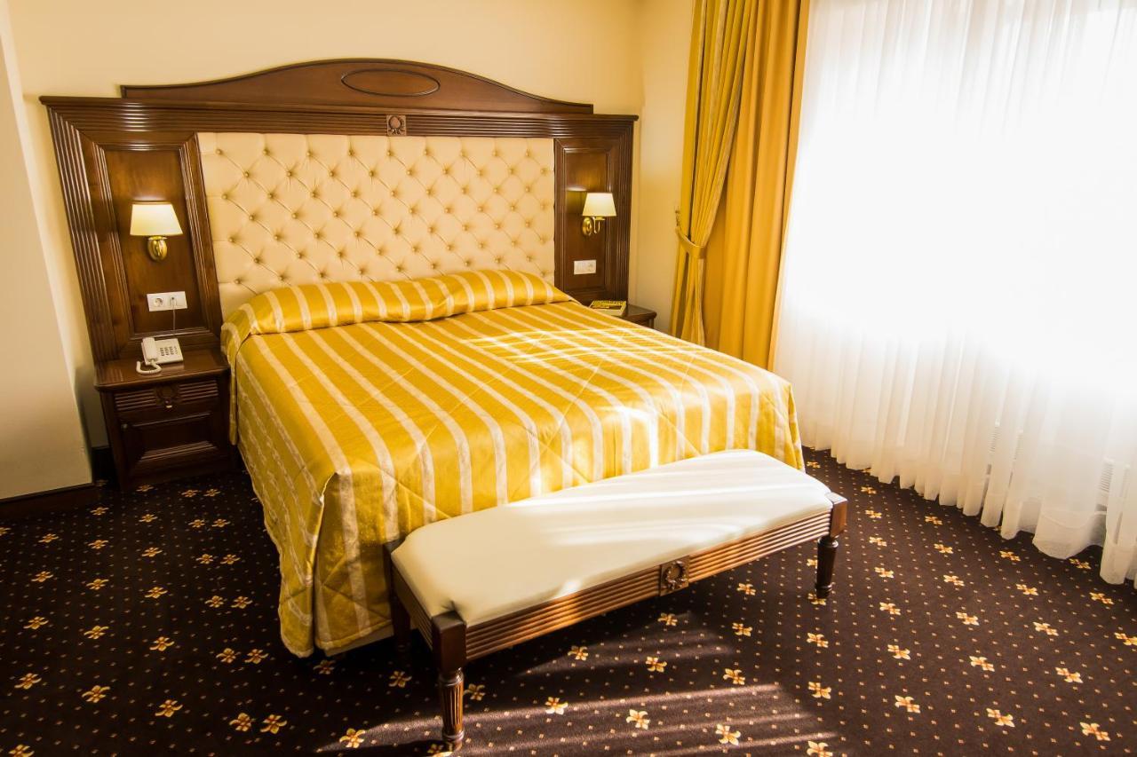 Hotel Balada Suceava Exterior foto
