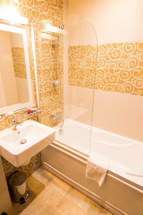 Hotel Balada Suceava Exterior foto
