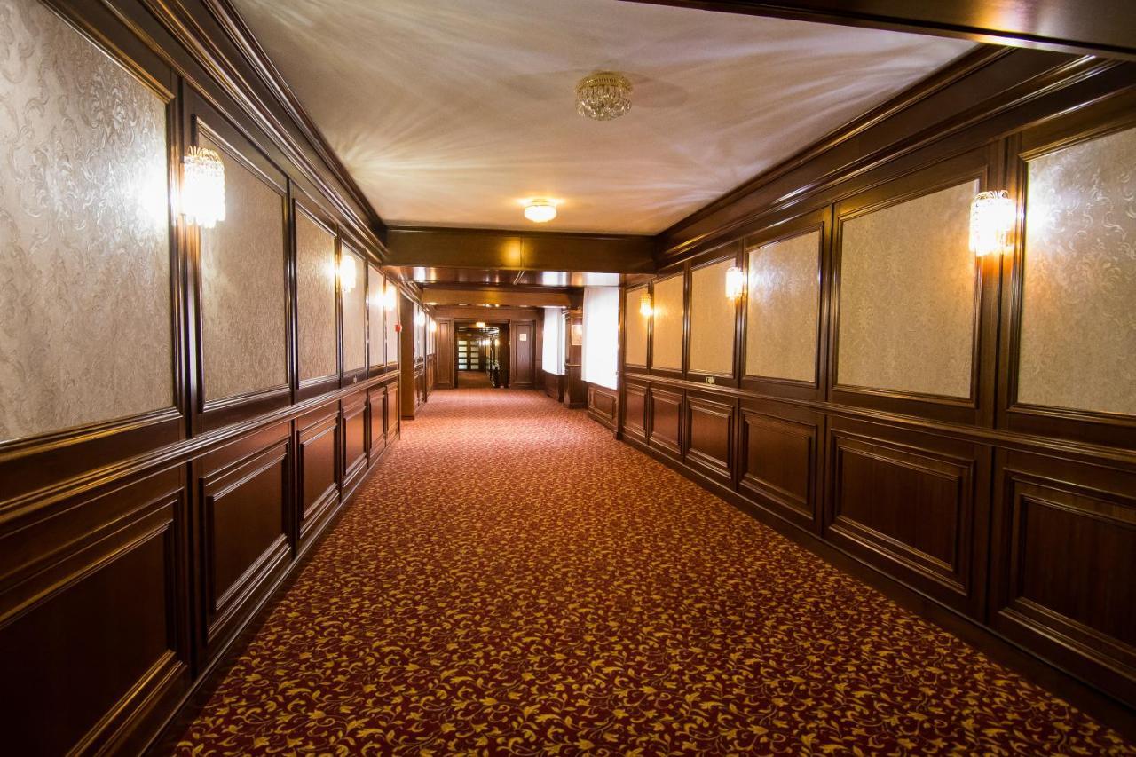 Hotel Balada Suceava Exterior foto